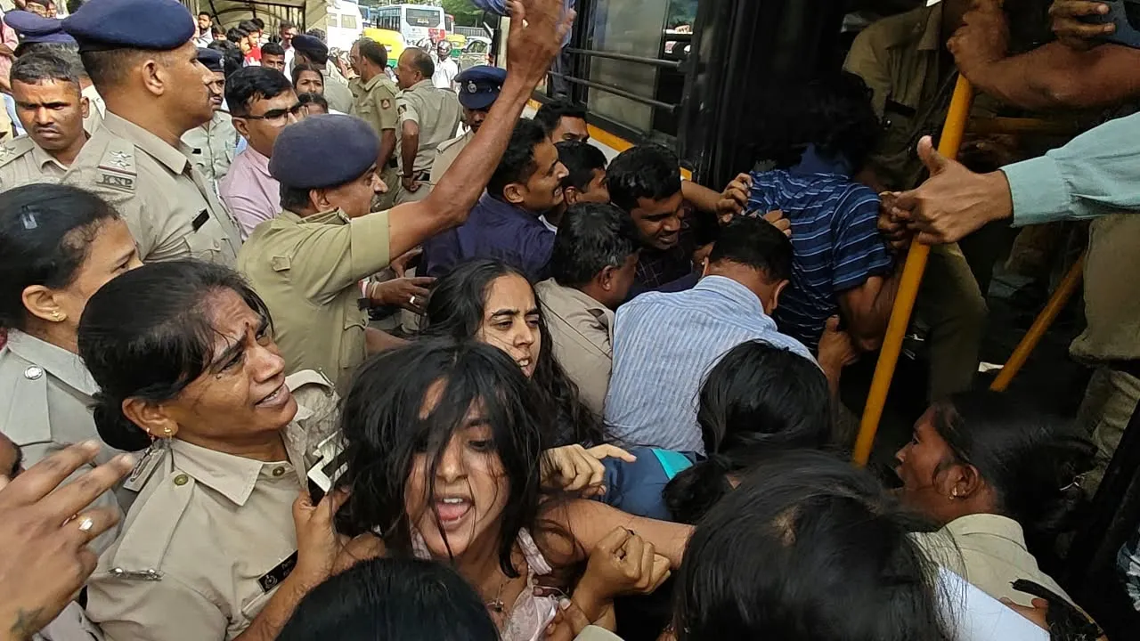 Priyank Kharge orders review of Bengaluru police handling of anti-SIR demonstrators - The News Minute